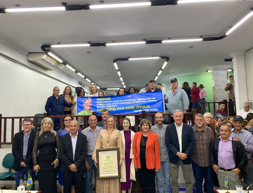 Simone Garcia, recebeu o Título de Cidadã Benemérita.